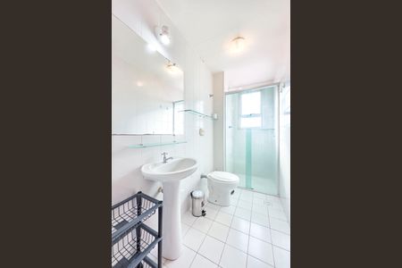 Apartamento para alugar com 74m², 2 quartos e 1 vaga Apartamento para alugar com 74m², 2 quartos e 1 vagaBanheiro da Suíte