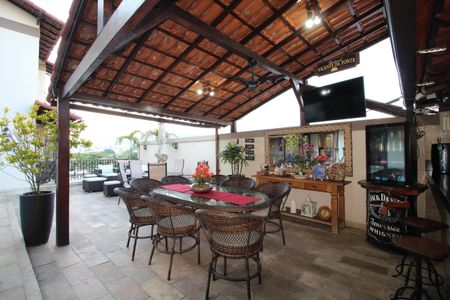 Casa de condomínio à venda com 313m², 5 quartos e 7 vagasChurrasqueira