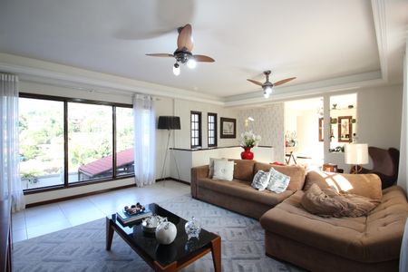 Casa de condomínio à venda com 313m², 5 quartos e 7 vagasSala 2