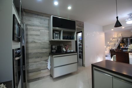 Casa de condomínio à venda com 313m², 5 quartos e 7 vagasCozinha