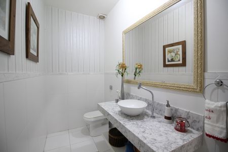 Casa de condomínio à venda com 313m², 5 quartos e 7 vagasLavabo 2