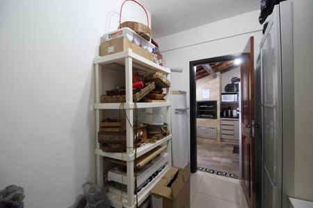 Casa de condomínio à venda com 313m², 5 quartos e 7 vagasDepósito