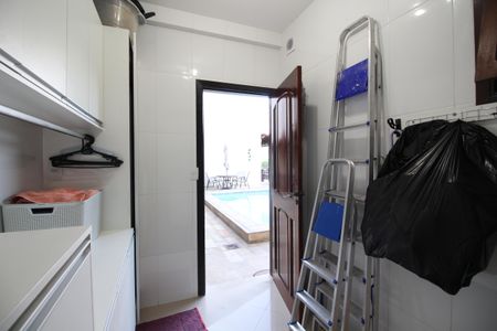 Casa de condomínio à venda com 313m², 5 quartos e 7 vagasÁrea de Serviço