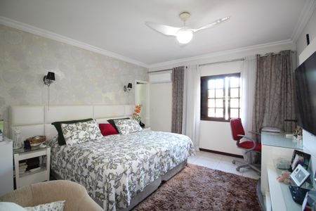 Casa de condomínio à venda com 313m², 5 quartos e 7 vagasQuarto 4 - Suíte