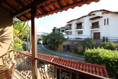 Casa de condomínio à venda com 313m², 5 quartos e 7 vagasSala 2 - Vista