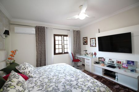 Casa de condomínio à venda com 313m², 5 quartos e 7 vagasQuarto 4 - Suíte