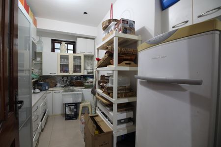 Casa de condomínio à venda com 313m², 5 quartos e 7 vagasDepósito