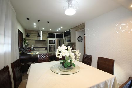 Casa de condomínio à venda com 313m², 5 quartos e 7 vagasSala 1