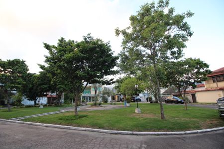 Casa de condomínio à venda com 313m², 5 quartos e 7 vagasÁrea Comum - Praça