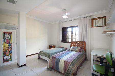 Casa de condomínio à venda com 313m², 5 quartos e 7 vagasQuarto 3 - Suíte