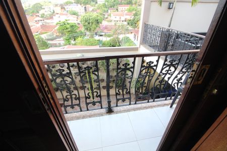 Casa de condomínio à venda com 313m², 5 quartos e 7 vagasQuarto 2 - Varanda da Suíte