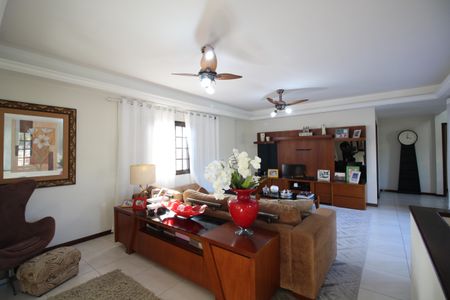 Casa de condomínio à venda com 313m², 5 quartos e 7 vagasSala 2