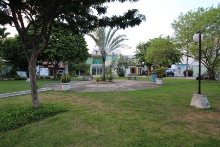 Casa de condomínio à venda com 313m², 5 quartos e 7 vagasÁrea Comum - Praça