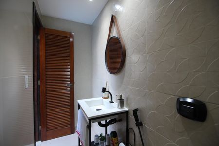 Casa de condomínio à venda com 313m², 5 quartos e 7 vagasLavabo 1