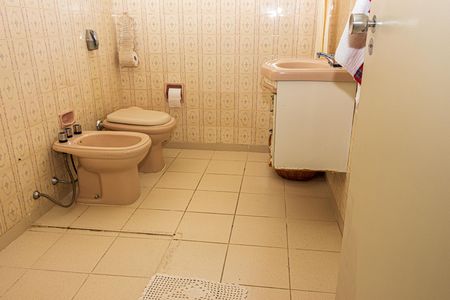Casa à venda com 280m², 4 quartos e 8 vagas Casa à venda com 280m², 4 quartos e 8 vagasBanheiro