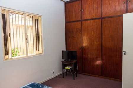 Casa à venda com 280m², 4 quartos e 8 vagas Casa à venda com 280m², 4 quartos e 8 vagasQuarto 2