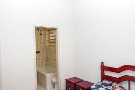 Casa à venda com 280m², 4 quartos e 8 vagas Casa à venda com 280m², 4 quartos e 8 vagasSuíte
