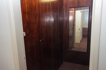 Casa à venda com 280m², 4 quartos e 8 vagas Casa à venda com 280m², 4 quartos e 8 vagasCloset da suíte