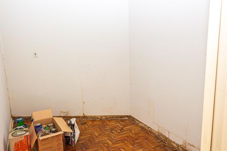 Casa à venda com 280m², 4 quartos e 8 vagas Casa à venda com 280m², 4 quartos e 8 vagasQuarto de Serviço