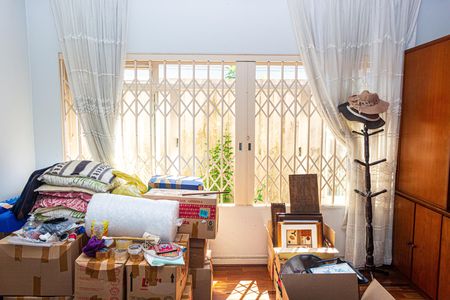 Casa à venda com 280m², 4 quartos e 8 vagas Casa à venda com 280m², 4 quartos e 8 vagasSala