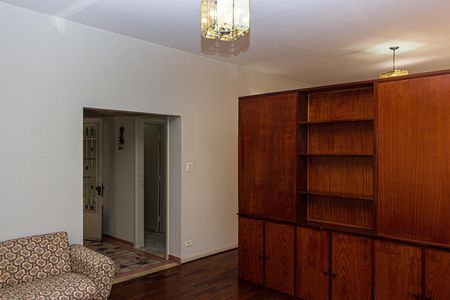 Casa à venda com 280m², 4 quartos e 8 vagas Casa à venda com 280m², 4 quartos e 8 vagasSala
