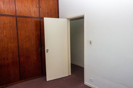 Casa à venda com 280m², 4 quartos e 8 vagas Casa à venda com 280m², 4 quartos e 8 vagasQuarto 2