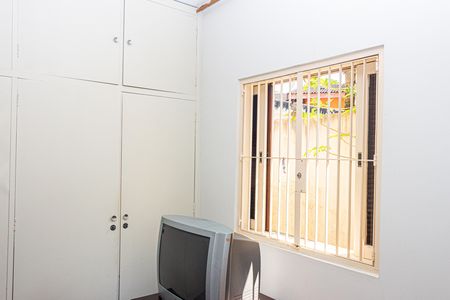 Casa à venda com 280m², 4 quartos e 8 vagas Casa à venda com 280m², 4 quartos e 8 vagasQuarto 1