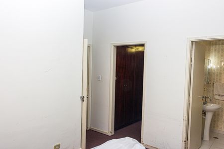 Casa à venda com 280m², 4 quartos e 8 vagas Casa à venda com 280m², 4 quartos e 8 vagasSuíte