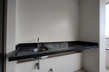 Apartamento para alugar com 280m², 4 quartos e 3 vagasVaranda