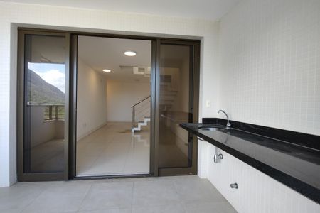 Apartamento para alugar com 280m², 4 quartos e 3 vagasVaranda