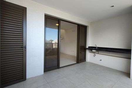 Apartamento para alugar com 280m², 4 quartos e 3 vagasVaranda