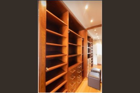 Apartamento à venda com 145m², 2 quartos e 3 vagasFoto 01