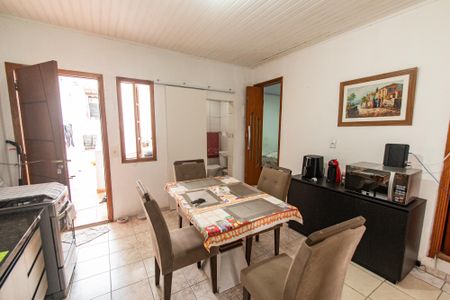 Casa à venda com 168m², 5 quartos e 1 vaga Casa à venda com 168m², 5 quartos e 1 vagaSala e cozinha - casa 1