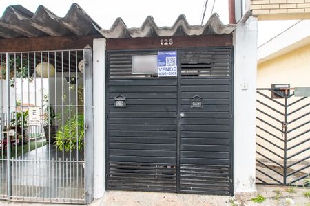 Casa à venda com 168m², 5 quartos e 1 vaga Casa à venda com 168m², 5 quartos e 1 vagaFachada