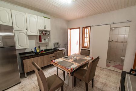 Casa à venda com 168m², 5 quartos e 1 vaga Casa à venda com 168m², 5 quartos e 1 vagaSala e cozinha - casa 1