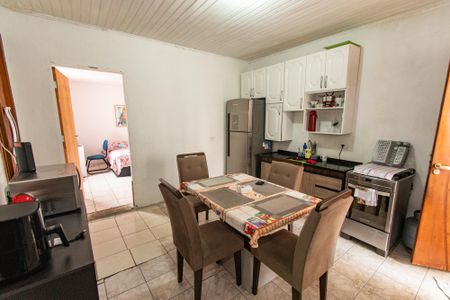 Casa à venda com 168m², 5 quartos e 1 vaga Casa à venda com 168m², 5 quartos e 1 vagaSala e cozinha - casa 1