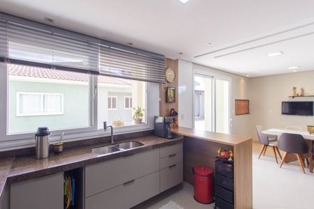 Casa à venda com 300m², 3 quartos e 3 vagasCozinha