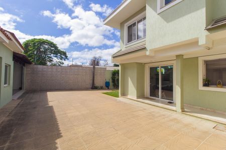 Casa à venda com 300m², 3 quartos e 3 vagasQuintal