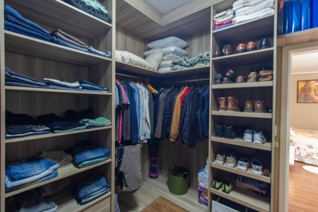 Casa à venda com 300m², 3 quartos e 3 vagasCloset da suíte