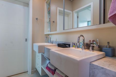 Casa à venda com 300m², 3 quartos e 3 vagasBanheiro  1