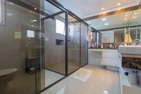 Casa à venda com 300m², 3 quartos e 3 vagasBanheiro da Suíte