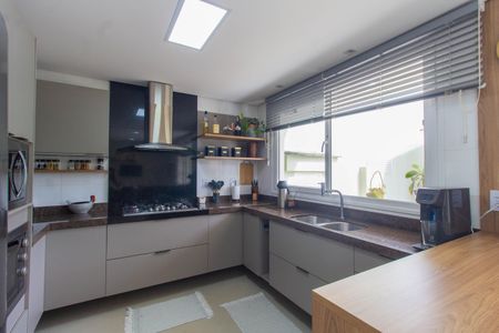 Casa à venda com 300m², 3 quartos e 3 vagasCozinha