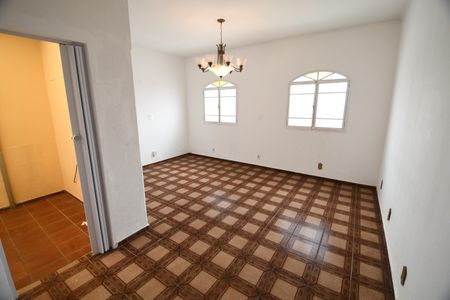 Casa à venda com 200m², 3 quartos e 3 vagasSala