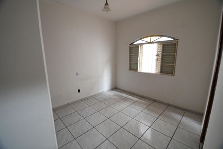 Casa à venda com 200m², 3 quartos e 3 vagasSuíte