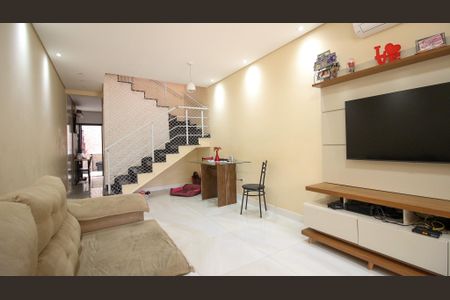 Casa à venda com 110m², 3 quartos e 2 vagasSala