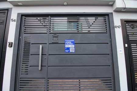 Casa à venda com 110m², 3 quartos e 2 vagasFachada + Placa