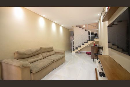 Casa à venda com 110m², 3 quartos e 2 vagasSala