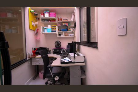 Casa à venda com 110m², 3 quartos e 2 vagasEscritório