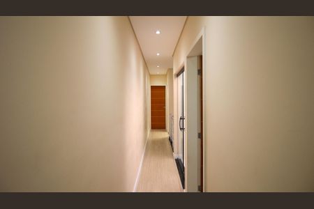 Casa à venda com 110m², 3 quartos e 2 vagasCorredor