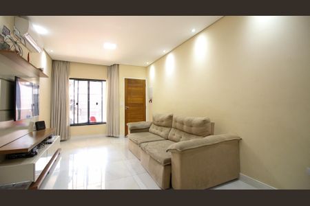 Casa à venda com 110m², 3 quartos e 2 vagasSala